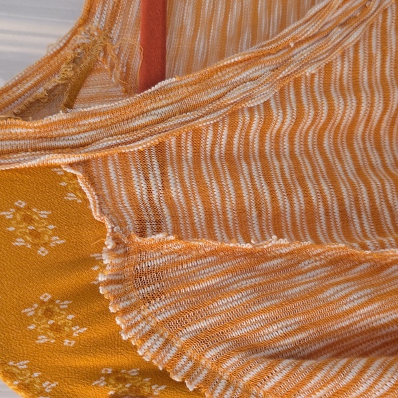 Eyeshadow Boho Style Striped Top With Raw Edges, Size XL (0816) - Picture 3 of 9